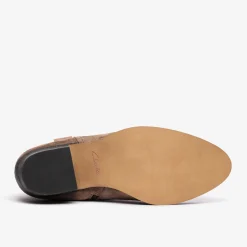 Octavia Up|Clarks Hot