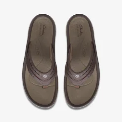 Wesley Post Brown|Clarks Hot