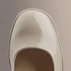 Zoya 85 Court|Clarks