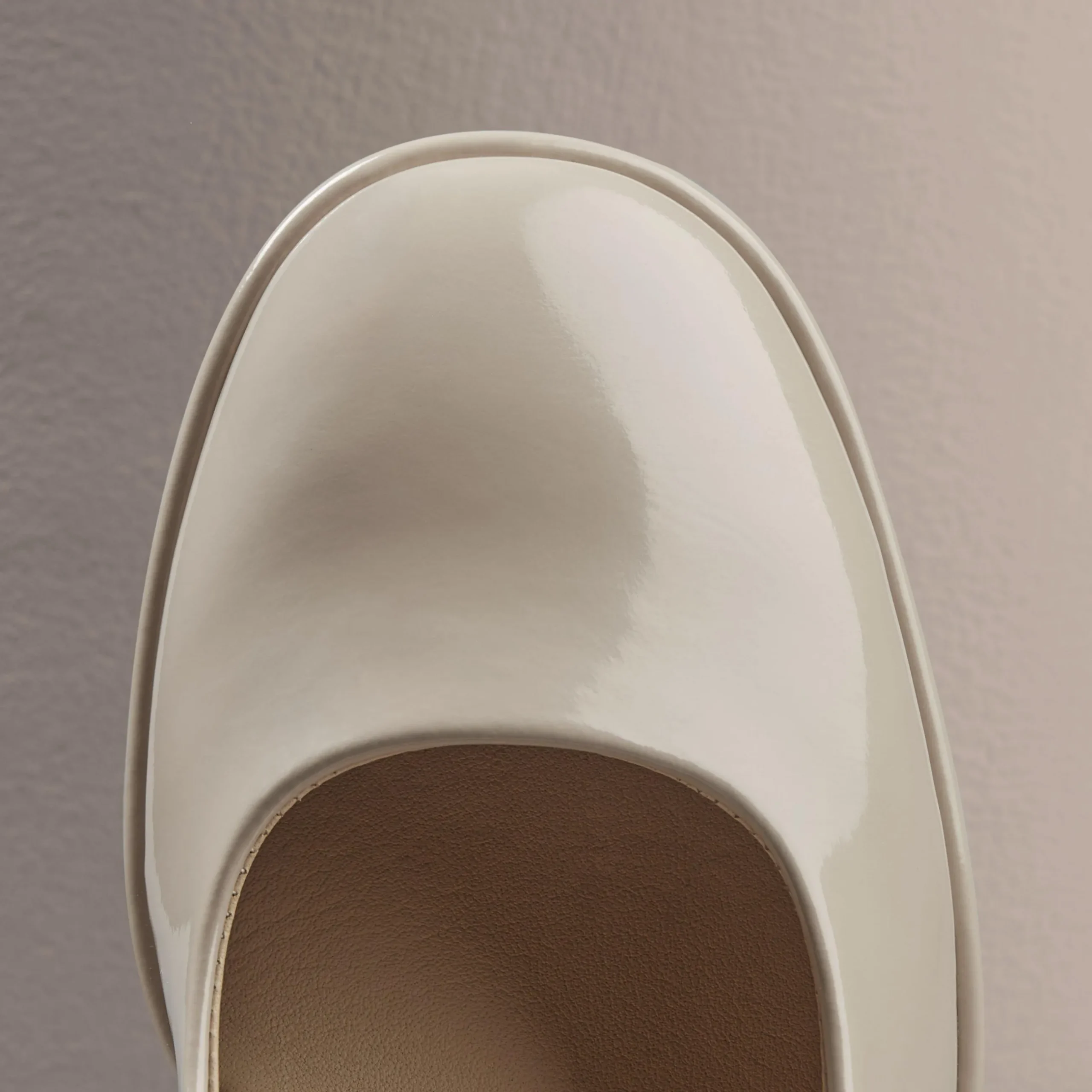 Zoya 85 Court|Clarks
